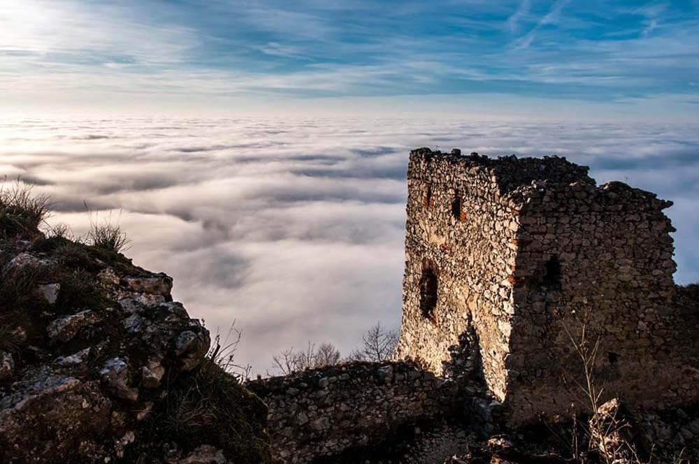 Plavecký hrad (krásy Slovenska)