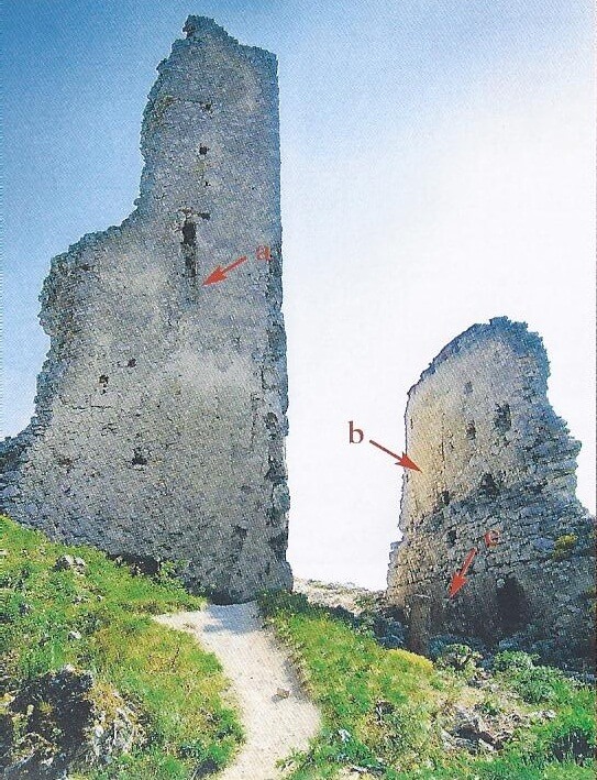 obytná veža a časť hradby horné-ho hradu